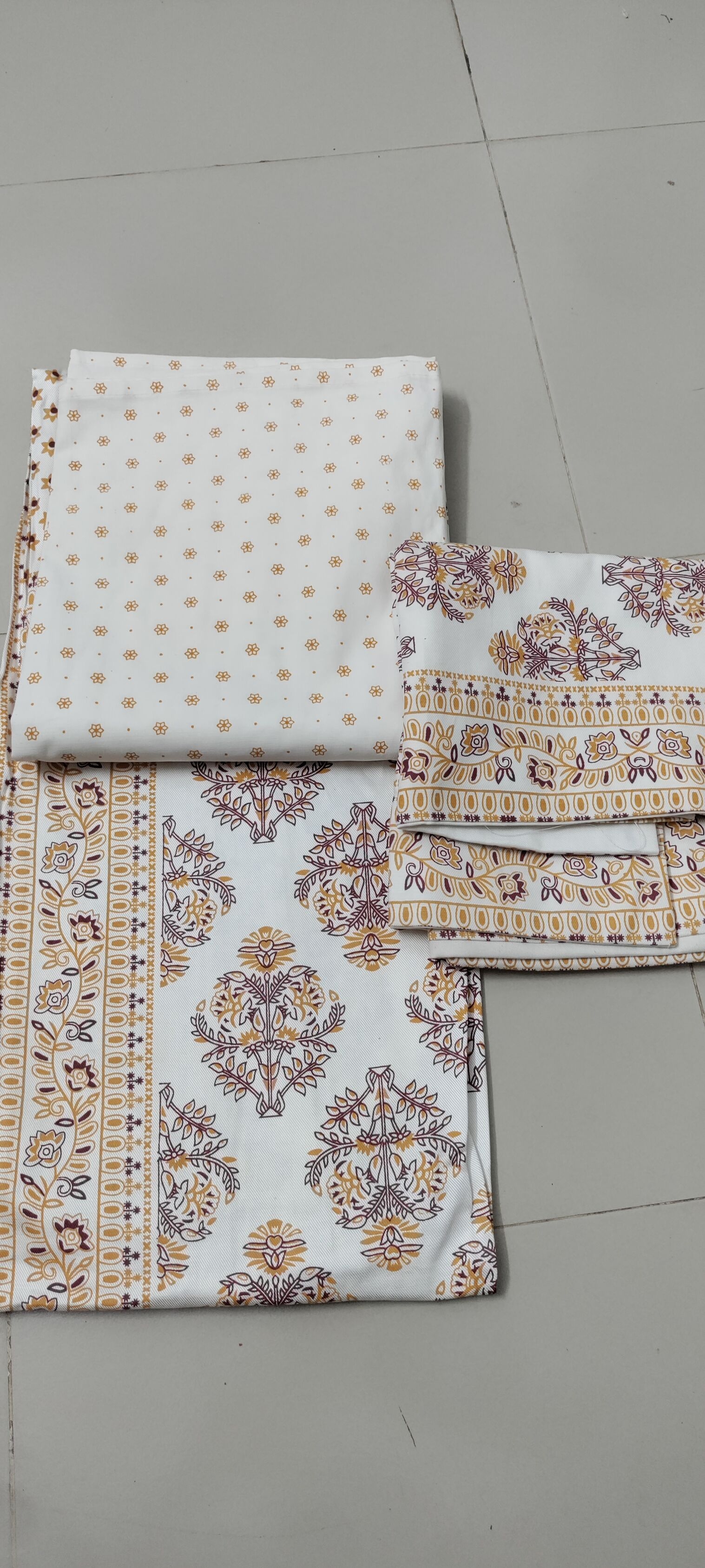 White &amp;amp;amp; Golden Brown Floral Bedcover with Pillow Covers